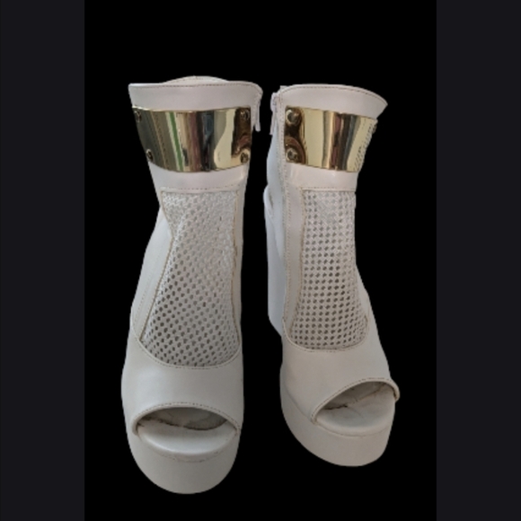 Tanja Club White Filet Peep Toe Wedge Platform Sandals Sz 7 ✨ Gold Embellished - Picture 5 of 16